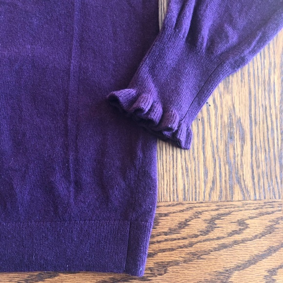 Women’s Banana Republic flipucci Wool Sweater with Ruffles at Cuffs Size Large - Picture 3 of 9
